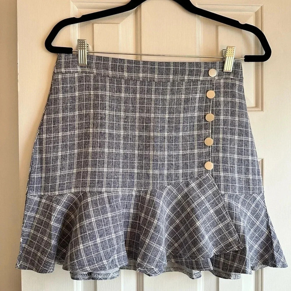 Grey Plaid Coquette, Preppy mini skirt w/ ruffle & 5 brass buttons size large. - Picture 3 of 8